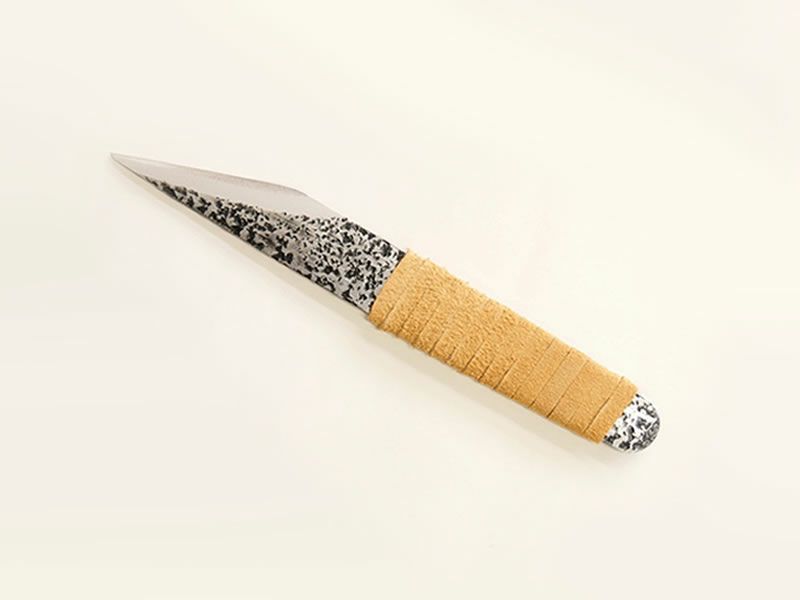 革巻小刀　直刃